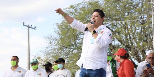 Proyección de resultados de grupo Imagen da el triunfo al Pollo Gallardo