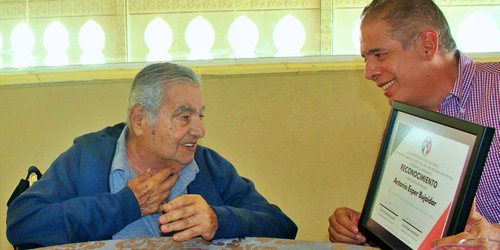 Entrega PRI reconocimiento a trayectoria pública y partidista de Don Antonio Esper Bujaidar