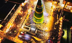 Potosinos viven la fiesta de la navidad con el encendido del árbol más grande del país