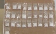 Policías de Soledad detienen a un hombre por posesión de 28 bolsas de cristal