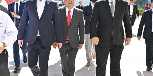 Gobernador Gallardo y canciller Ebrard recorren planta BMW