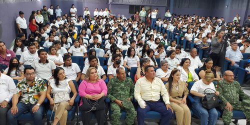 Encabeza Alcalde Urbiola, evento de proximidad social del ejército mexicano, con niños y jóvenes