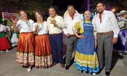 Grupo de danza de maestros jubilados Ditoe Mazaot celebran 15 años de fundación