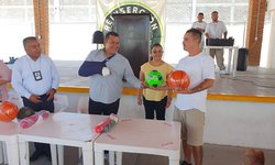 Alcalde Urbiola visitó reclusorio local, y reviso taller en coordinación con las personas privadas de su libertad