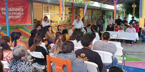 Llamado de alcalde Urbiola a hacer un solo equipo para prevenir adicciones