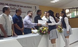 Gobierno de Rioverde, felicitó a 21 graduados del EMSAD Plazuela