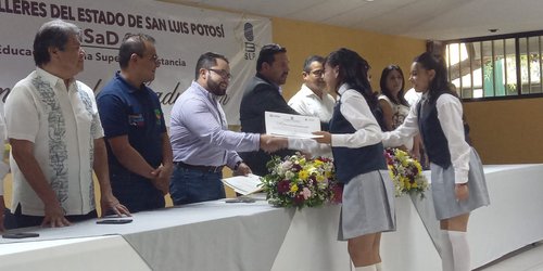 Gobierno de Rioverde, felicitó a 21 graduados del EMSAD Plazuela