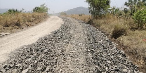 Gobierno del Estado avanza en reconstrucción de camino cañero  en Tamasopo