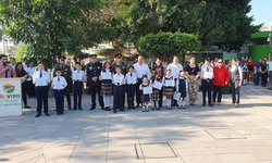 Arnulfo Urbiola y Karina Quintero reconocen a alumnos destacados del Instituto Luis Gonzaga Urbina