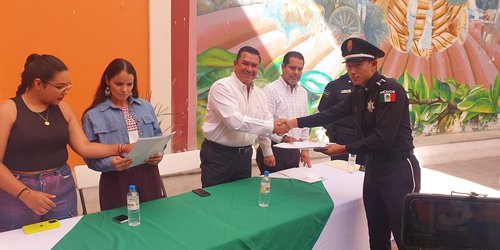 Entregan 62 predios a policías municipales de Rioverde, para vivienda