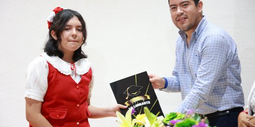 Gobierno de Rioverde felicitó a 58 graduados de la primaria "Josefa Ortíz de Domínguez"