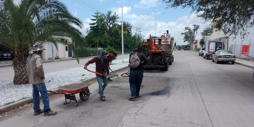 Programa intenso de bacheo al bulevar Ferrocarrilero