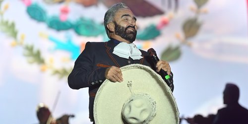 Vicente Fernández Jr. y la Sonora Dinamita brillaron en la FENAPO