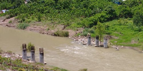 Construiran puente para enlazar comunidades indígenas de Tamazunchale