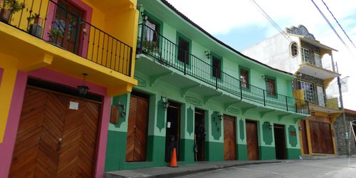 Rescataran las fachadas de edificios en el pueblo mágico de Xilitla