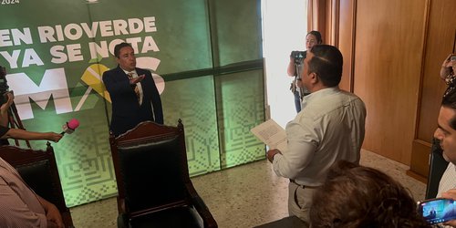 Tomaron protesta a Bernardo Guerrero como regidor del Ayuntamiento de Rioverde