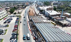 Continúa montaje de trabes en proyecto de puente Coronel Romero