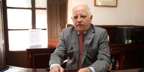 Gobierno Estatal analiza ajuste salarial a burócratas