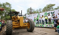 Ricardo Gallardo se reúne con alcaldes para impulsar más obras