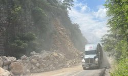 Continuará corte intermitente en carr. Valles-Rioverde tras desrrumbe: SICT