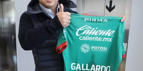 Ricardo Gallardo recibe la nueva "piel" del Atlético San Luis