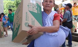 Gobierno Estatal entrega apoyos alimentarios en Tancanhuitz