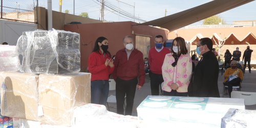 Entregan JM Carreras y LVR apoyos humanitarios a migrantes