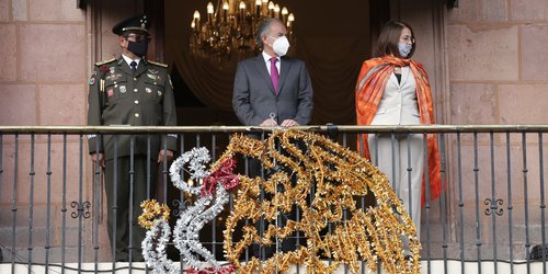 JM Carreras refrendó respeto y gratitud a personal de salud en evento por inicio de Independencia