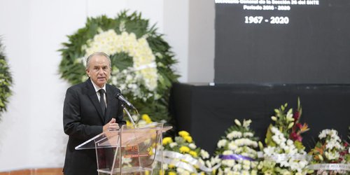 Asiste JM Carreras a homenaje luctuoso del líder sindical de la Sección 26 del SNTE
