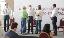 JM Carreras entrega apoyos a beneficiarios del programa “Mano a Mano en tu Local”