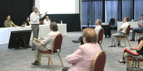 Presenta el Gobernador Plan de Reconversión del Sistema Estatal de Salud a la I.P.