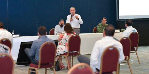 Gobernador se reúne con sectores para evitar propagación de COVID-19