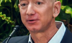 En el cumpleaños 27 de Amazon, Jeff Bezos se retira como CEO