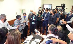 Periodistas se reúnen con diputados; piden justicia por 11 homicidios