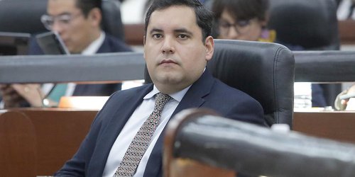 Diputado Luis Emilio Rosas propone regular servicio de valet parking en SLP