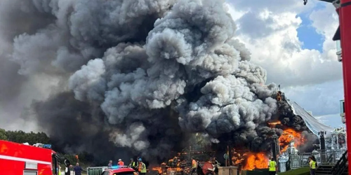 Escenario principal del Tomorrowland se incendia a horas de que iniciara el festival