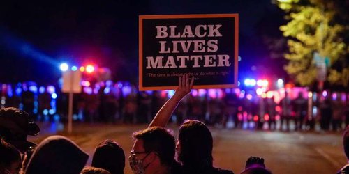 Protesta en Wisconsin concluye con caótico arresto