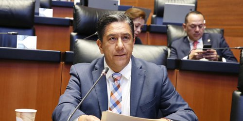 Senador Marco Gama pide al Gobierno de SLP resolver adeudos con maestros de Telesecundaria