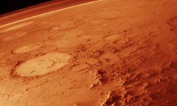 Encuentran enorme tubo de lava en Marte; NASA publica foto