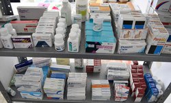 Buscan frenar venta de medicamentos sin receta a menores