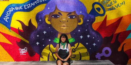 Realizan mural en zona universitaria en homenaje a víctima de feminicidio