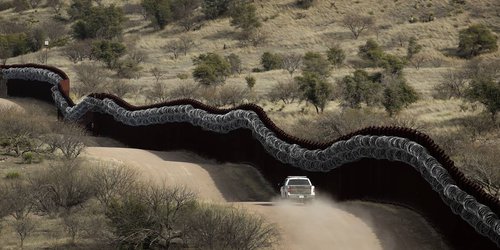 EU cancela dos contratos para la construcción del muro fronterizo en Laredo