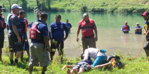 Capacitan a proveedores de servicios turísticos en rescate acuático