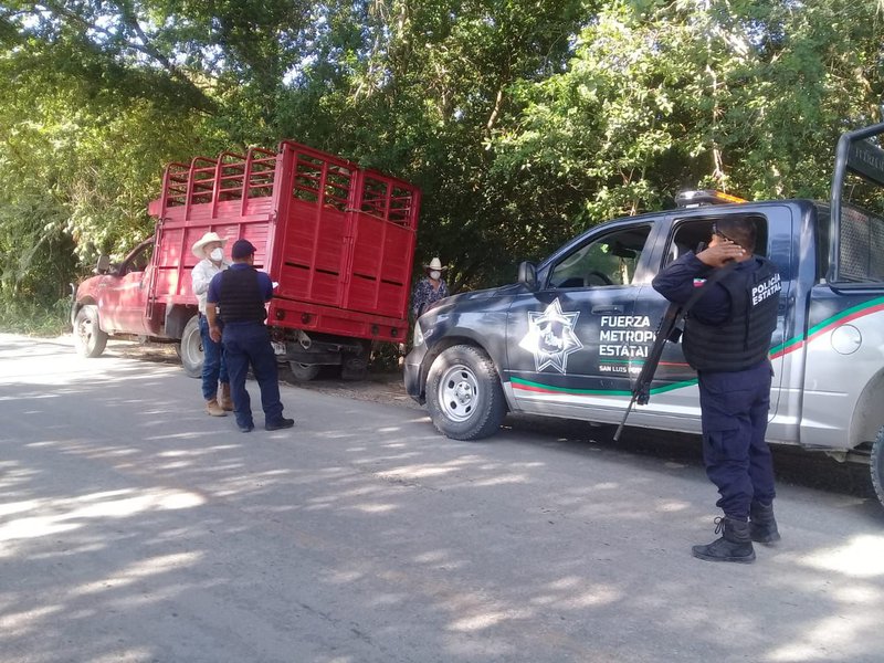 POLICIAS ESTATALES REALIZAN EN CARRETERAS OPERATIVO CONTRA EL ABIGEATO2 .JPEG