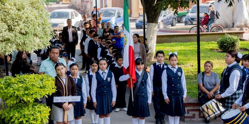 Autoridades municipales y educativas Conmemoran en CDFDZ el Día de las Naciones Unidas