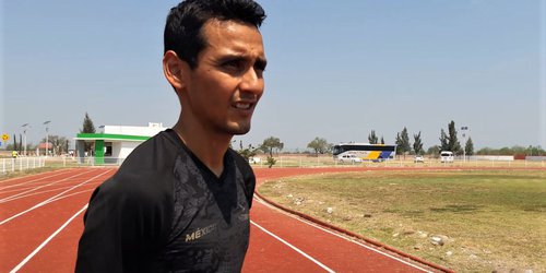 René Hernández entrena para competir en maratón de Copenhague, Dinamarca