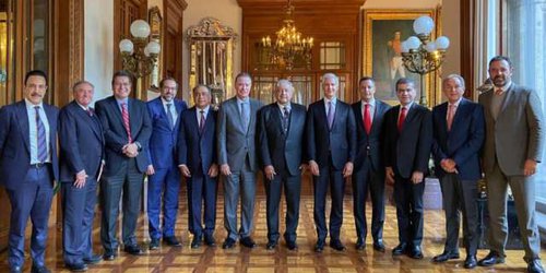 Gobernadores dialogan y acuerdan con AMLO.