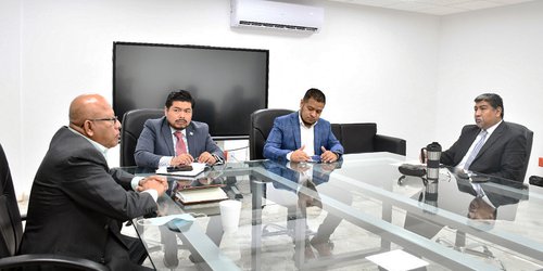 Fiscalía recibió a cónsules de Honduras, Guatemala y El Salvador