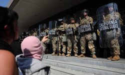 Decenas de detenidos en las redadas contra inmigrantes de EEUU