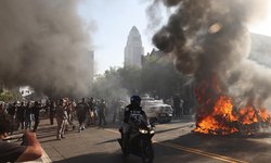 Diez detenidos en las protestas contra las redadas migratorias en Los Ángeles